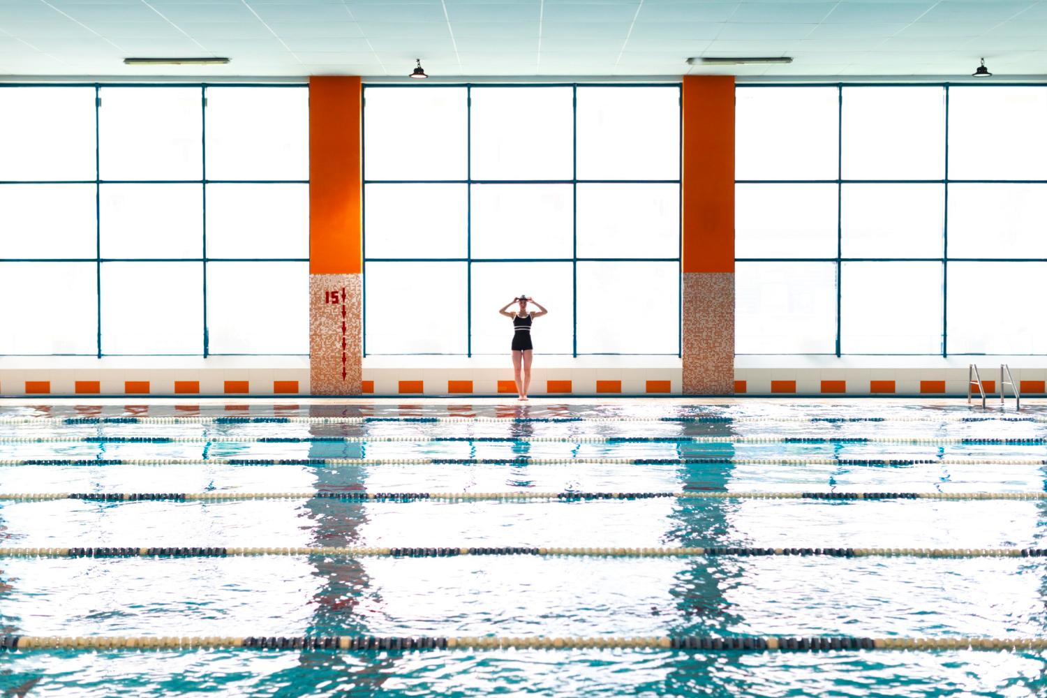 Piscine avec système de nage contre-courant